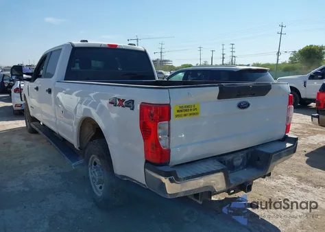 2022 Ford F250 Super Duty z USA, uszkodzony, nr VIN 1FT7W2BT1NEC34688